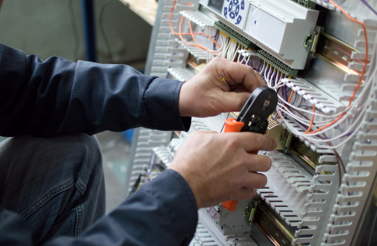 commercial electrician in Mississauga